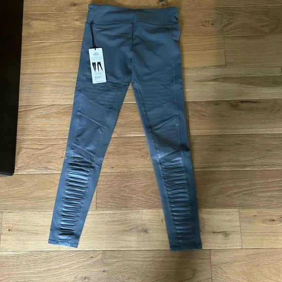 Alo Yoga High-Waist Moto Leggings - Picture 2 of 3